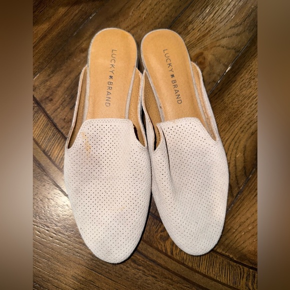 Lucky Brand Women's  Size 38.5 Cream Slip-On Shoes - Picture 1 of 5